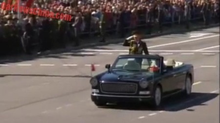 Hai chiếc
Hongqi L5 là món quà Bộ Quốc phòng Trung Quốc gửi tặng Belarus.