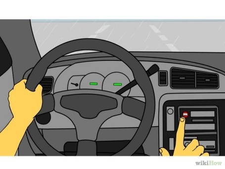 Những điều cần lưu ý để lái xe an toàn trong mùa mưa