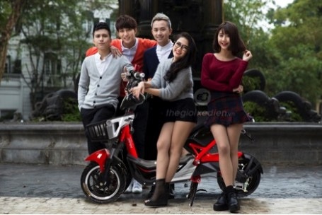 Các bậc
phụ huynh chắc sẽ an tâm hơn khi con mình chơi vui lại chẳng lo sẽ hết điện giữa
chừng