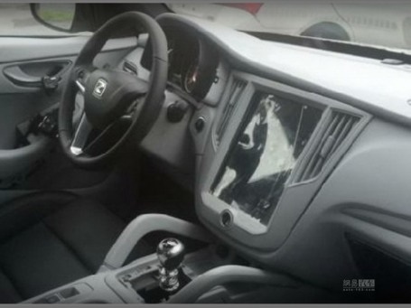 Hãng xe Trung Quốc trắng trợn nhái Porsche Macan