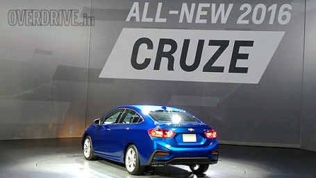 Xem thêm thông tin giới thiệu và hình ảnh xe Cruze thế hệ mới