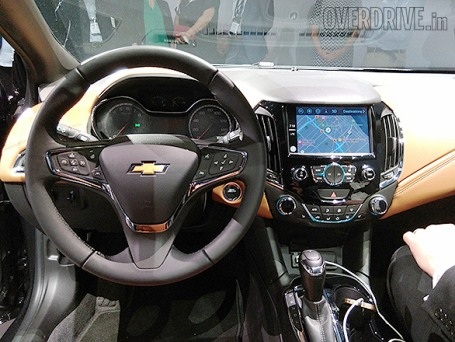 Xem thêm thông tin giới thiệu và hình ảnh xe Cruze thế hệ mới