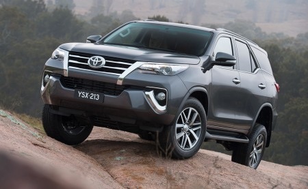 Toyota chính thức giới thiệu Fortuner thế hệ mới