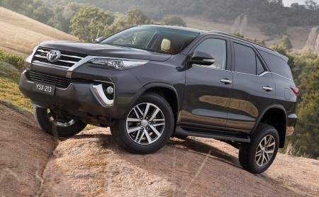 Toyota chính thức giới thiệu Fortuner thế hệ mới