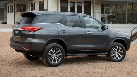 Toyota chính thức giới thiệu Fortuner thế hệ mới