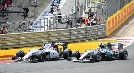 Chiến thắng đầy cảm xúc của Lewis Hamilton