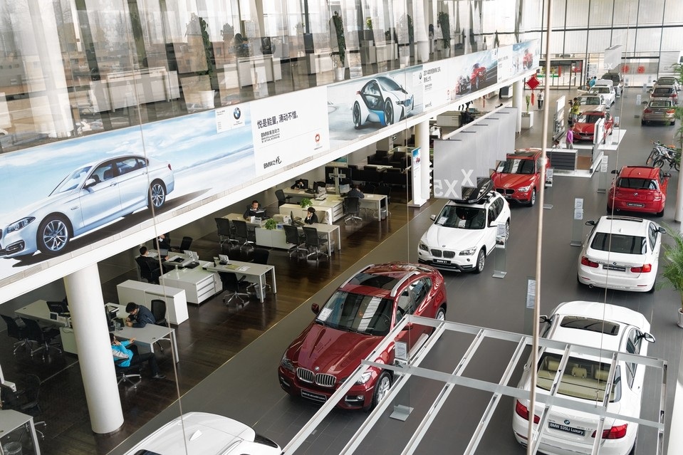 Một đại lý BMW tại Trung Quốc (Ảnh: ImagineChina/Zuma Press)