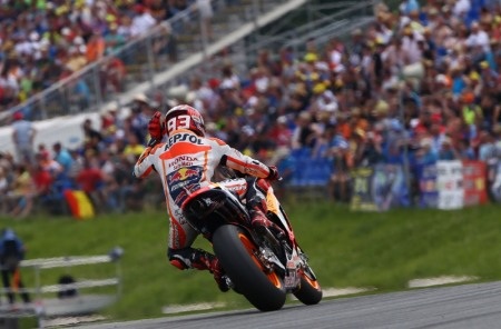 Pole thứ ba liên tiếp tại Sachsenring cho Marquez