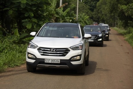 Trải
nghiệm những tính năng, sự êm ái và tiết kiệm Hyundai SantaFe 2015