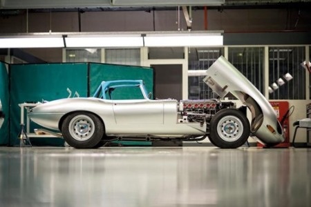 Phiên bản
thể thao siêu nhẹ E-Type Lightweight được sản xuất vào năm 1963-1964