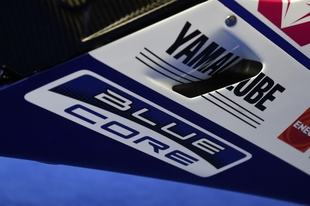 Movistar Yamaha MotoGP “dán tem” BlueCore cho xe đua YZR M1