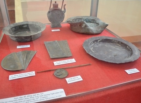 Bộ sưu tập đồ đồng thuộc thế kỷ XV.