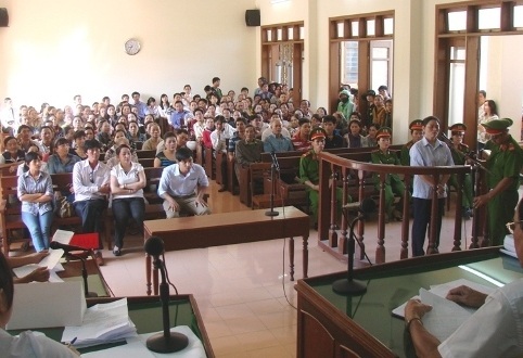 Hành trình vụ xét xử bà Loan dần được người dân Quảng Ngãi rất quan tâm.