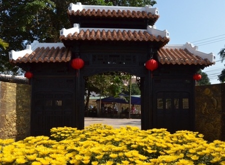 Cổng ngõ căn nhà cổ