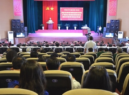 Chuyên đề học tập tấm gương đạo đức Hồ Chí Minh - 1 Lần thứ 2 GS. TS. Hoàng Chí Bảo nói chuyện với nhân dân Quảng Ngãi về Bác Hồ.