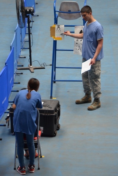 Không quân Mỹ - Thái Bình Dương hỗ trợ khám chữa bệnh, sửa trường học - 5 Normal