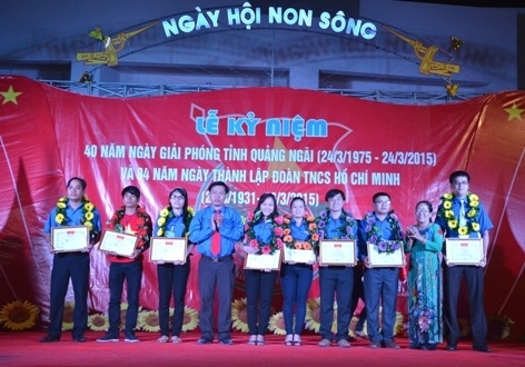 Quảng Ngãi: Tuyên dương 21 bí thư Đoàn xuất sắc - 2 Tuyên dương các Bí thư Đoàn xuất sắc.
