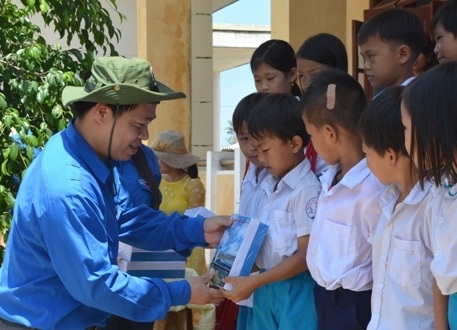 Khánh thành trường mẫu giáo kiêm nhà tránh bão ở đảo Lý Sơn - 3 Ông Lê Khả Trường t