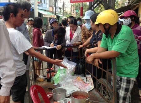 Vụ 28 người ngộ độc: Bánh mì  bị nhiễm tụ cầu vàng