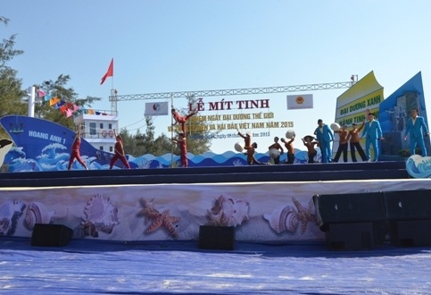 Chương trình Lễ mít tinh hưởng ứng Tuần lễ Biển và Hải đảo Việt Nam tại Quảng Ngãi.
