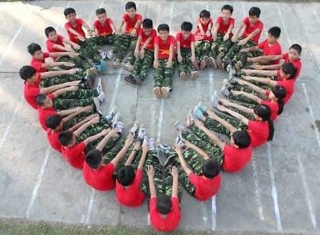 Chiến sĩ nhí ướt đẫm mồ hôi trên thao trường - 10 Hồng Long