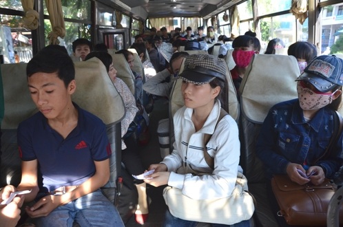 Thí sinh Quảng Ngãi lên xe và sẵn sàng vượt hơn 130km đến điểm thi.