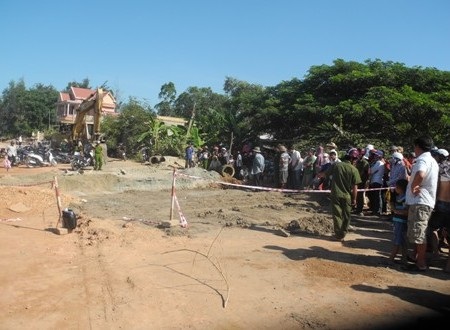 Vị trí nam thanh niên bị nạn và tử vong trong đêm dưới hố công trình.