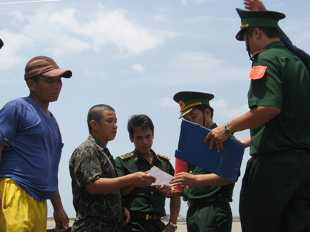 Phú Yên: 11 ngư dân bị bắt giữ đã về nước - 2