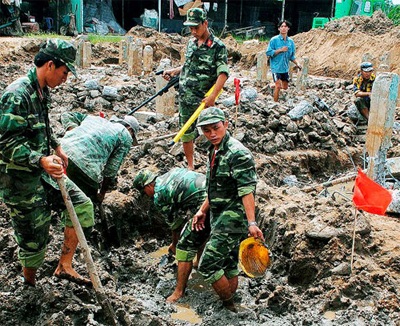 Xây trụ sở UBND huyện trên… 3 hầm pháo - 1