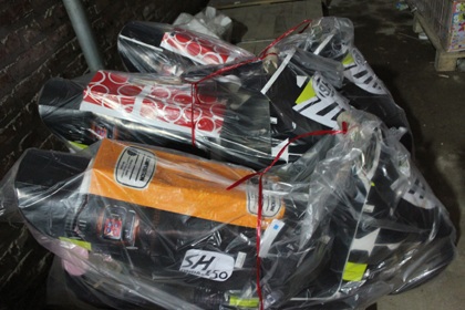 Cận cảnh xưởng sản xuất xế hộp, SH, Dylan “giả” - 9