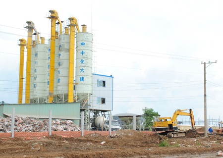 Lao động Trung Quốc không phép: Xin gia hạn… 2 tháng! - 1 Lao động Trung Quốc không phép: Xin gia hạn… 2 tháng! - 1
