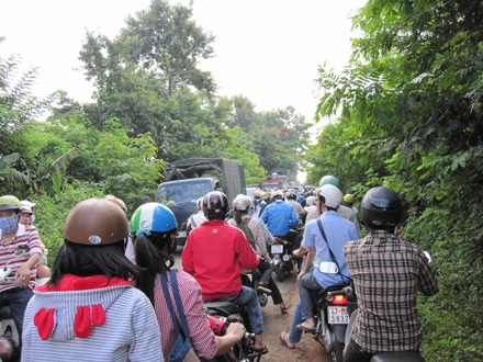 Cụm Vinh, Ban Mê Thuột ùn tắc ngày làm thủ tục dự thi - 14 Cụm Vinh, Ban Mê Thuột ùn tắc ngày làm thủ tục dự thi - 14