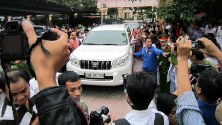 Bé sơ sinh bị bắt cóc đã được trao lại tay mẹ - 2