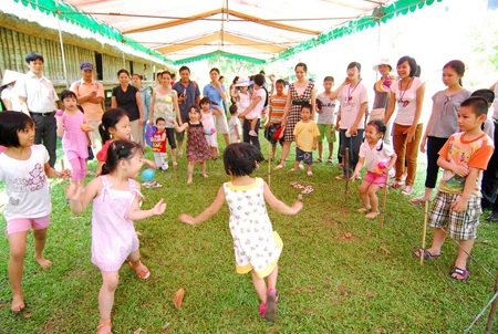 Trẻ em Thủ đô khám phá các trò chơi dân gian Đông Nam Á - 7 Trẻ em Thủ đô khám phá các trò chơi dân gian Đông Nam Á - 7