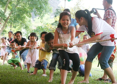 Trẻ em Thủ đô khám phá các trò chơi dân gian Đông Nam Á - 8 Trẻ em Thủ đô khám phá các trò chơi dân gian Đông Nam Á - 8
