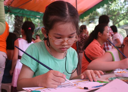 Trẻ em Thủ đô khám phá các trò chơi dân gian Đông Nam Á - 1 Trẻ em Thủ đô khám phá các trò chơi dân gian Đông Nam Á - 1