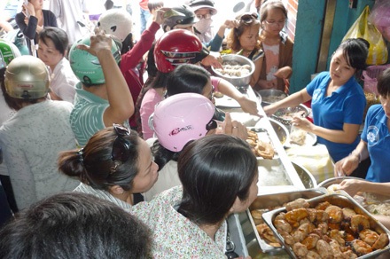 Vã mồ hôi tìm chỗ ăn chay giữa thời tiết nóng nực - 3