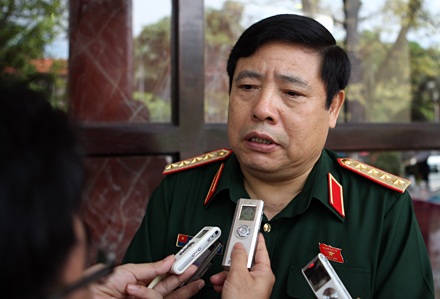 “Chúng ta mua tàu ngầm, tên lửa cũng là để tự vệ” - 1 “Chúng ta mua tàu ngầm, tên lửa cũng là để tự vệ” - 1