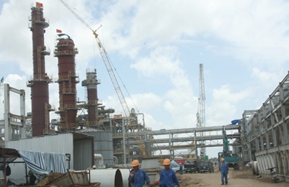 Sẽ kiên quyết xử lý lao động Trung Quốc không phép - 1