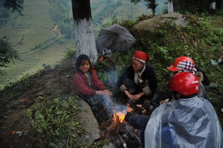 Những đốm lửa hồng trên vùng cao Sa Pa ngày rét đậm - 1