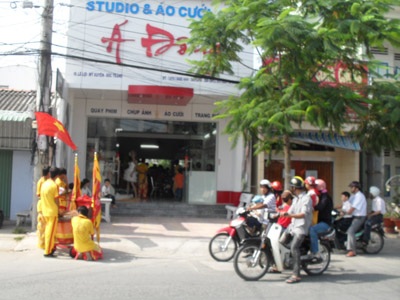 Nô nức lễ chùa đầu năm - 13