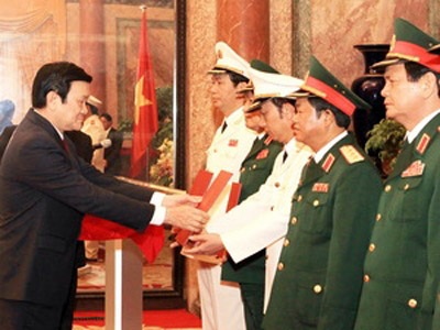 Phong quân hàm Thượng tướng và Đô đốc cho 9 cán bộ cấp cao - 1 Phong quân hàm Thượng tướng và Đô đốc cho 9 cán bộ cấp cao - 1