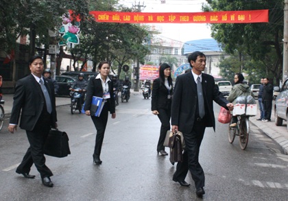 Sát thủ máu lạnh bật khóc nghe mô tả thương tích nạn nhân  - 23