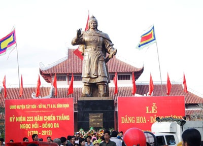 Nô nức lễ kỷ niệm chiến thắng Ngọc Hồi - Đống Đa - 4 Nô nức lễ kỷ niệm chiến thắng Ngọc Hồi - Đống Đa - 4