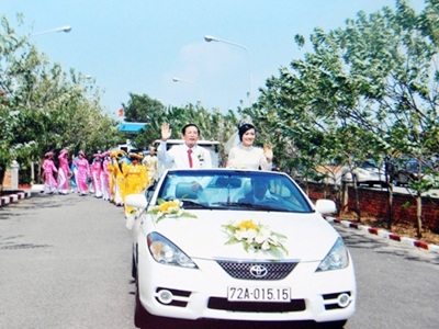 Đại gia ngoại thất thập và cô vợ 20 tuổi - 1 Đại gia ngoại thất thập và cô vợ 20 tuổi