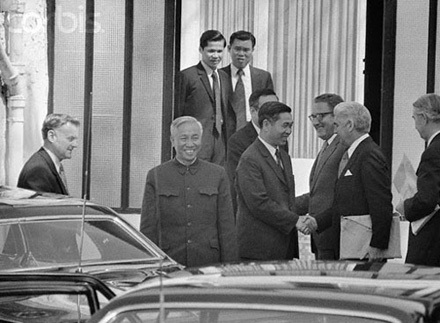 Mệt mỏi với cuộc chiến Việt Nam, Nixon và Kissinger tìm cách rút lui