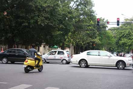 “1001” kiểu vi phạm giao thông - 9 Theo