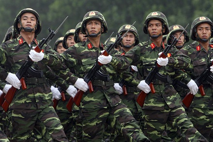 “Đảng lãnh đạo, quân đội mới làm tốt nhiệm vụ bảo vệ tổ quốc” - 1 Lực lượng vũ trang đặt dưới sự lãnh đạo của Đảng