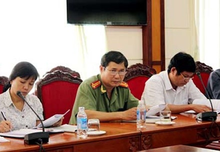 “Lương thứ trưởng hơn chục triệu, chi xe công gấp ba” - 2 Ông Trần Sỹ Quang - phòng Pháp chế Công an TP.HCM tại hội thảo