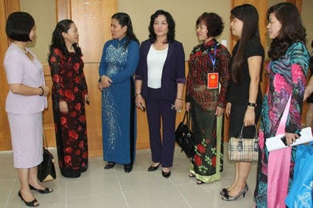 Đoàn Chủ tịch TƯ Hội Liên hiệp Phụ nữ VN gặp mặt nữ đại biểu dự Đại hội CĐVN lần thứ XI
